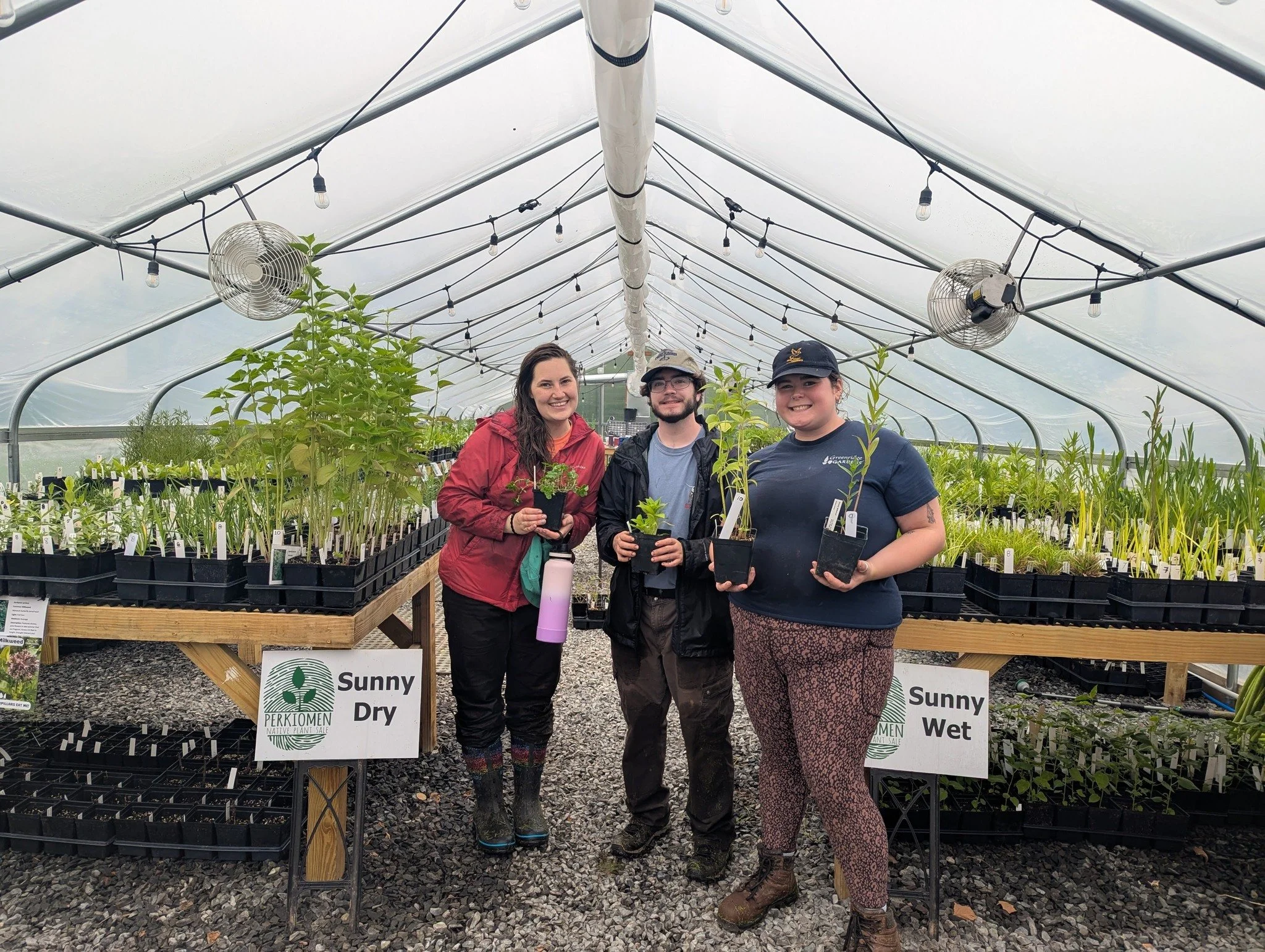 Spring conservation interns wanted!! Join our Conservation Department this spring to gain hands-on experience working with native plants, stewarding planting projects, assisting with largescale community volunteer events, and so much more! Conservati