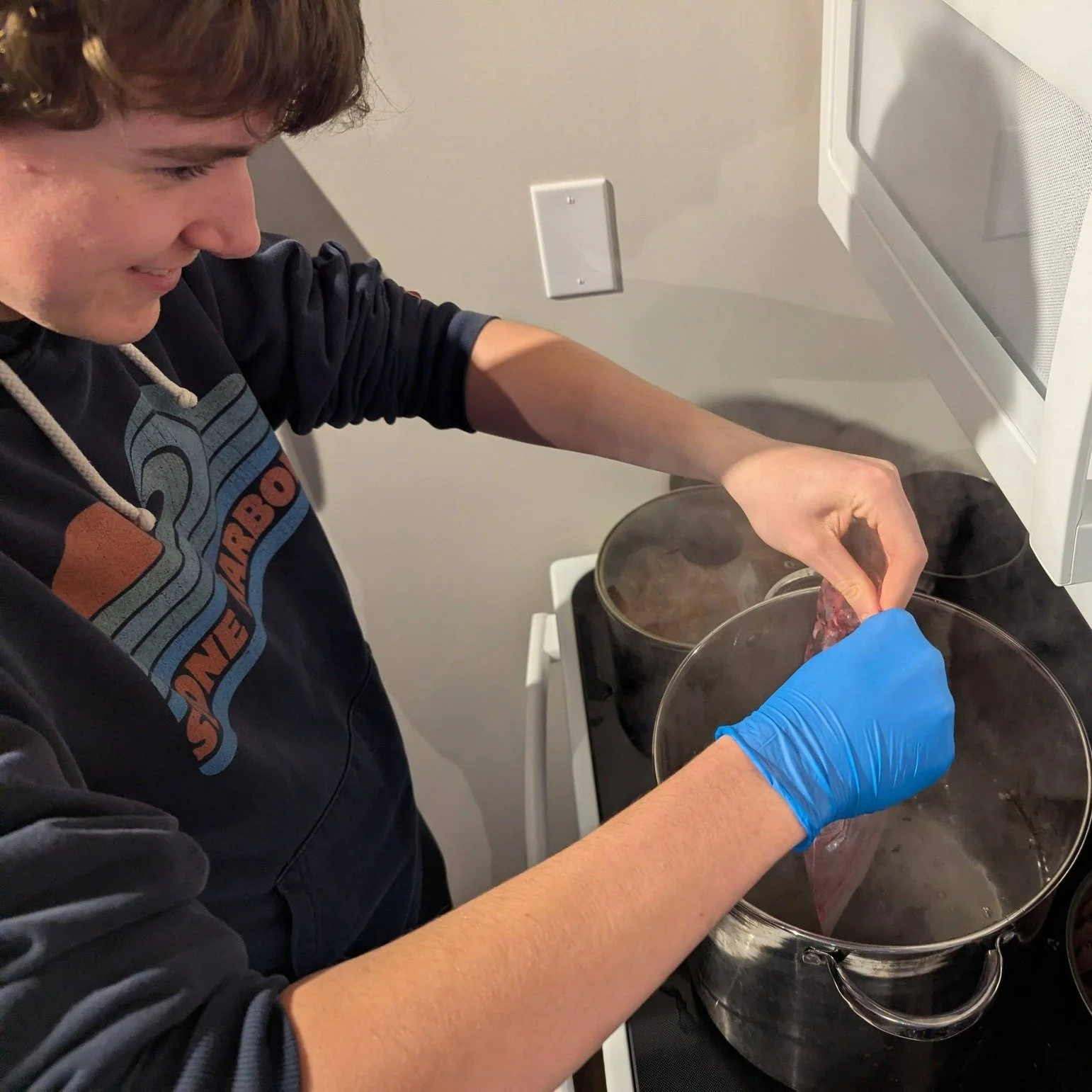 Check out what our Conservation Corps members have been up to! Over the past three months students have collected and transformed food scraps into natural dyes, learned about local owl species and participated in owl pellet dissection, helped out in 