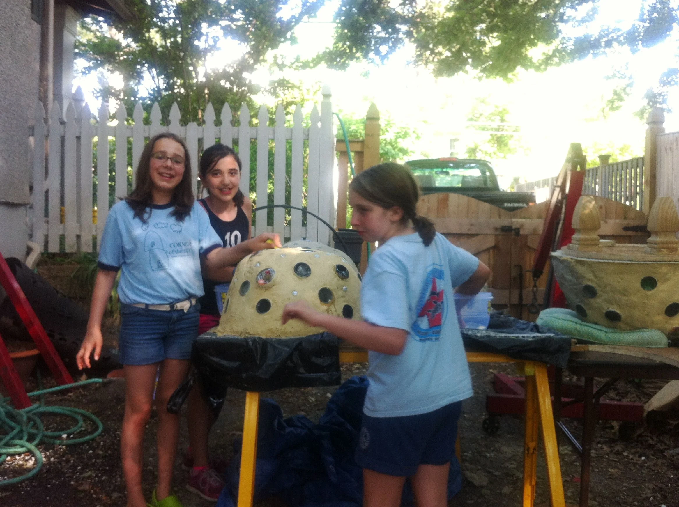 Kids pitching in