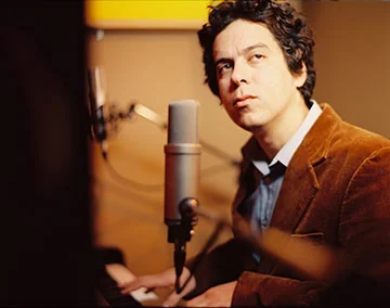 m-ward-at-piano-2007.jpg