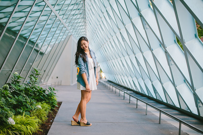 Seattle girl senior portrait by Mike Fiechtner Photography