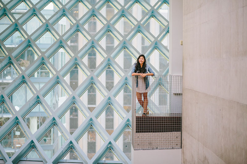 Seattle girl senior portrait by Mike Fiechtner Photography