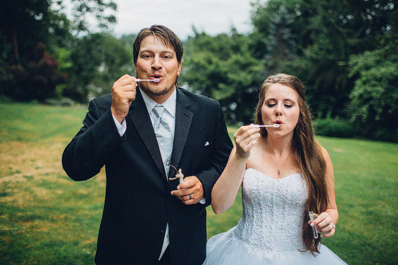 kourtni + jimmy // bubbles // lakewold gardens wedding photography - Mike Fiechtner Photography || Seattle Wedding Photographer