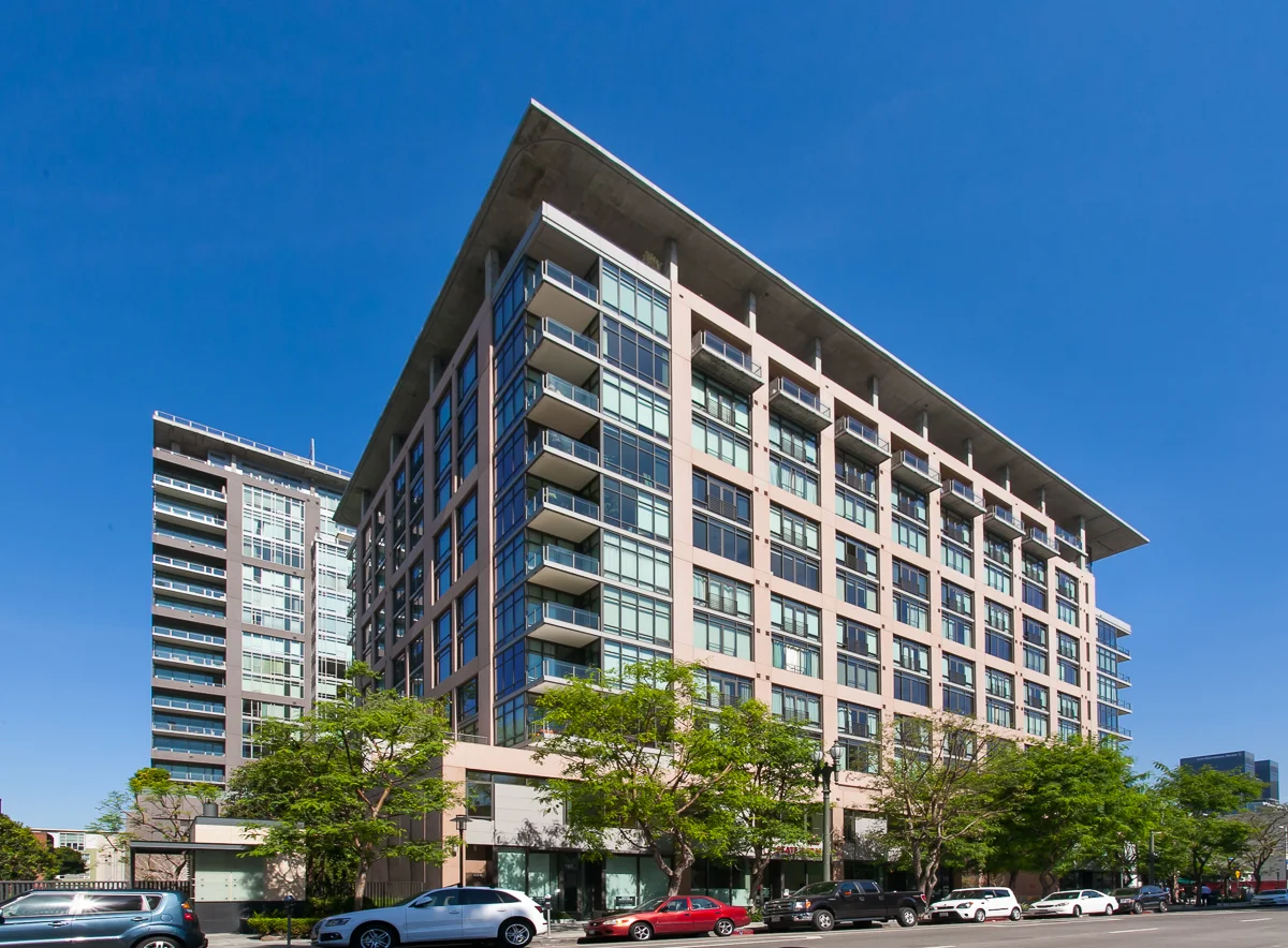 1111Grand708-26.jpg