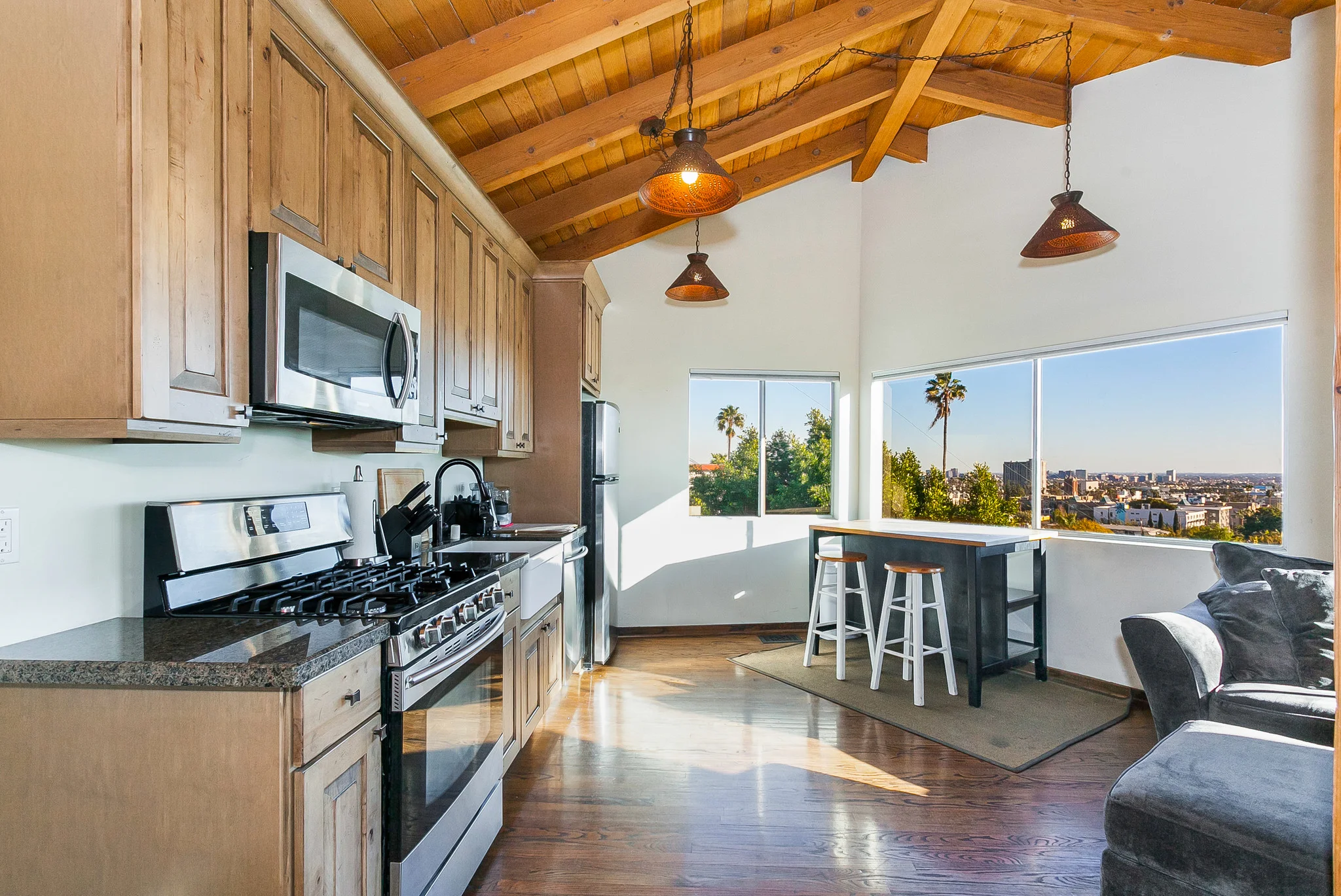 6234HollyMont-4a.jpg