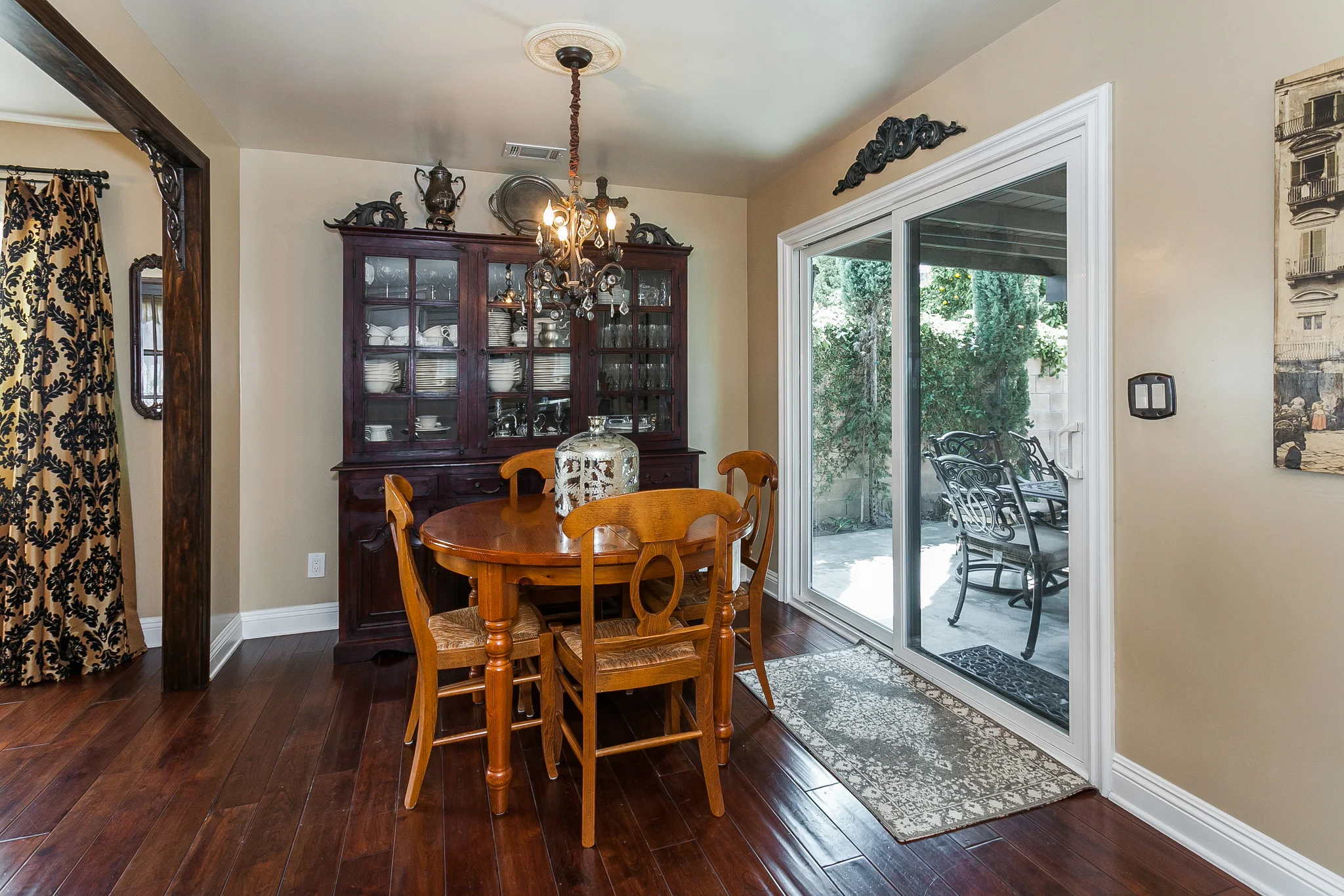 breakfast area