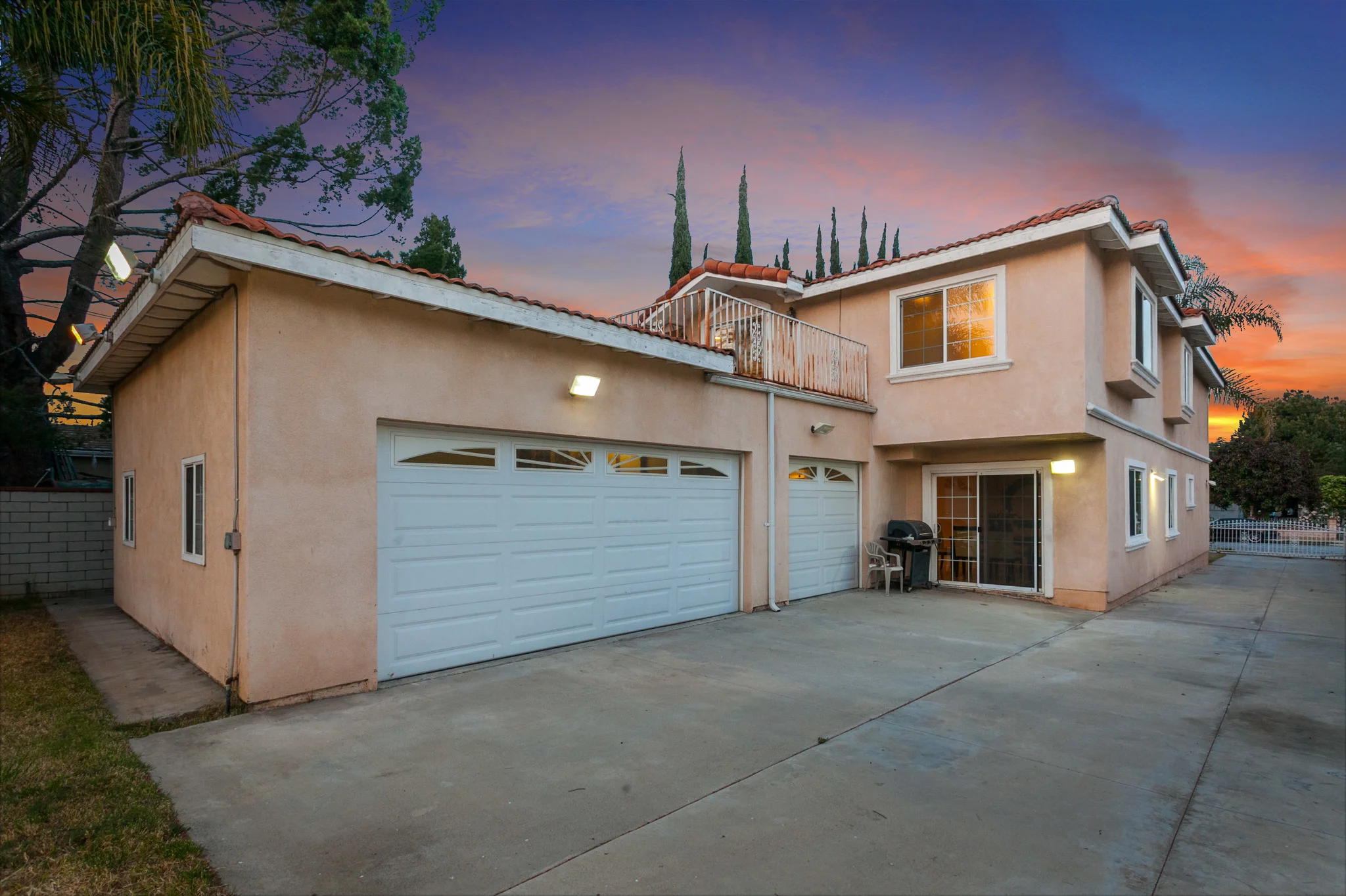 side yard and garage