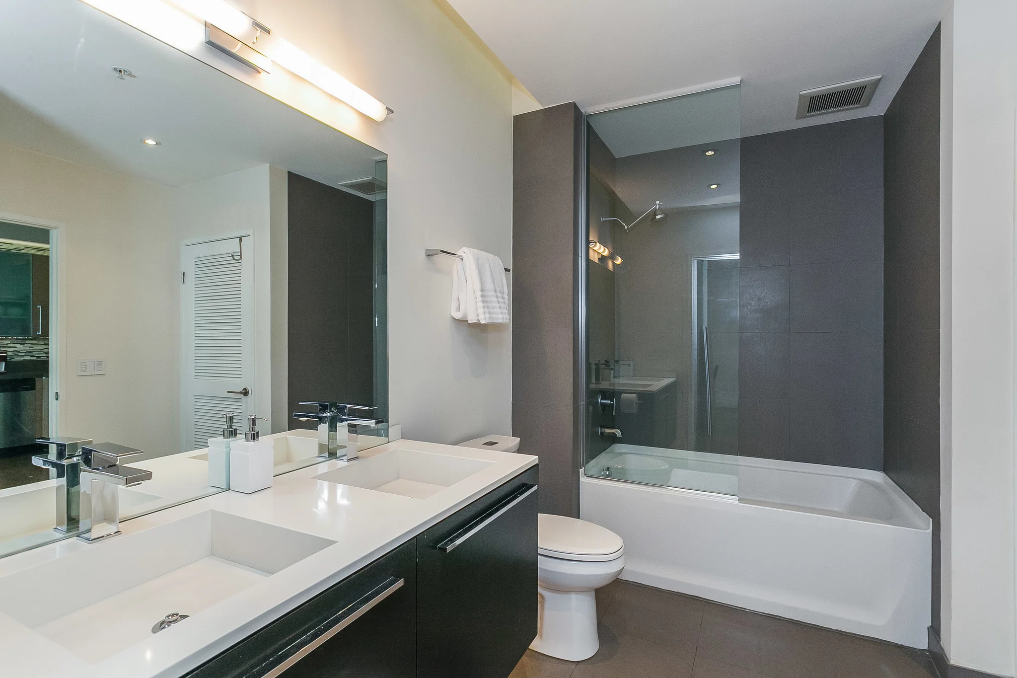 1234Wilshire120-3.jpg