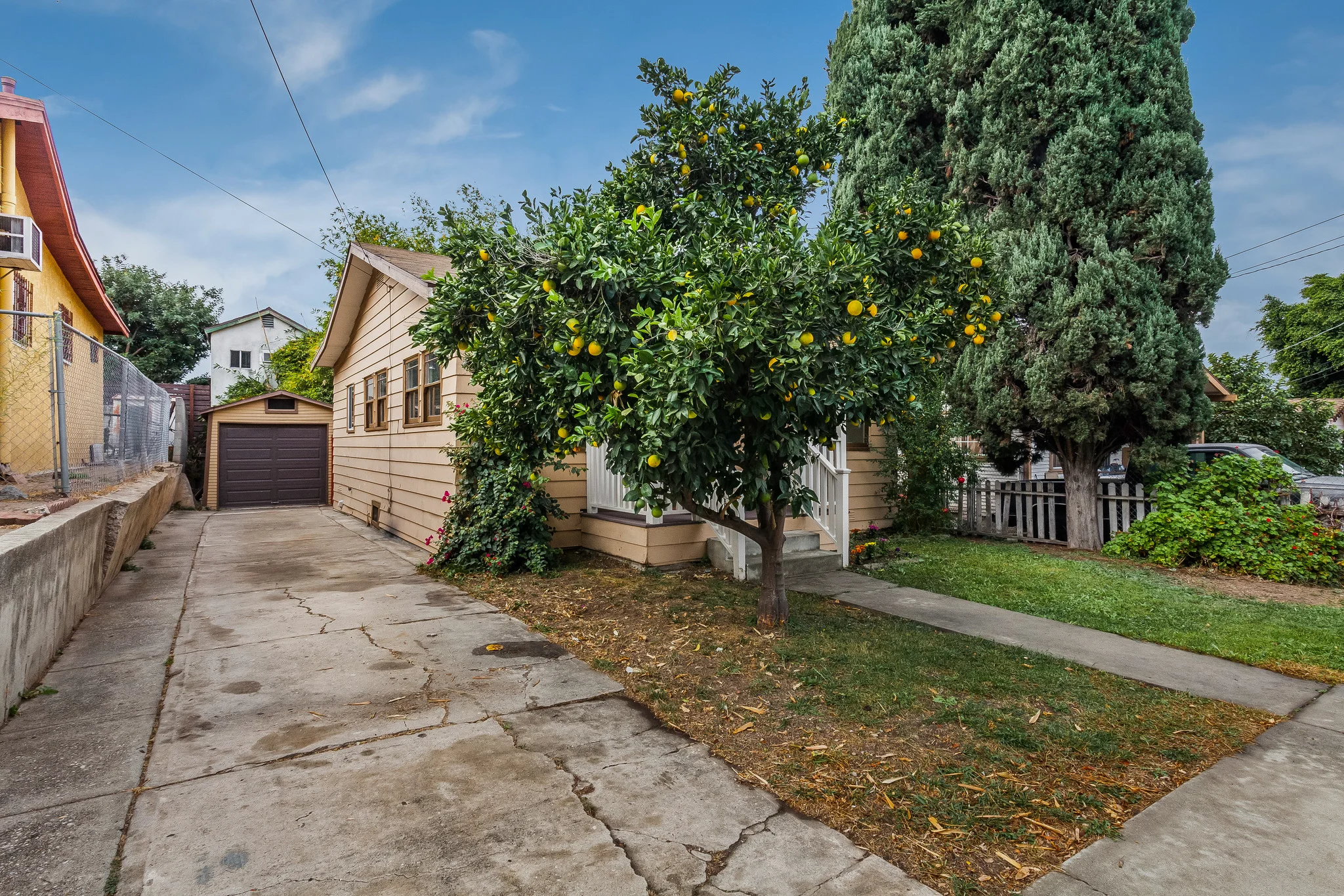 2528Avenue34-28.jpg