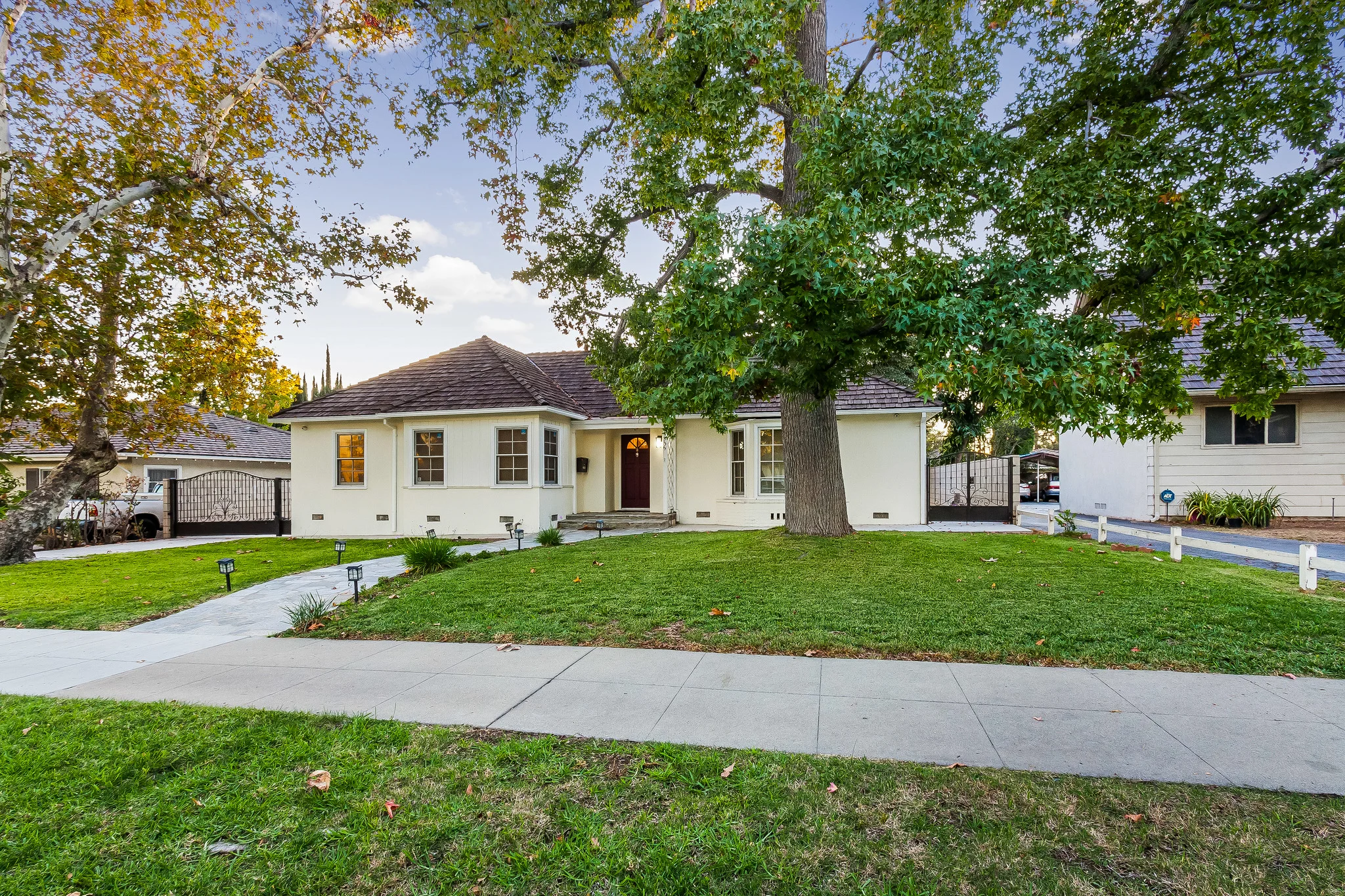1335Vandyke-1.jpg