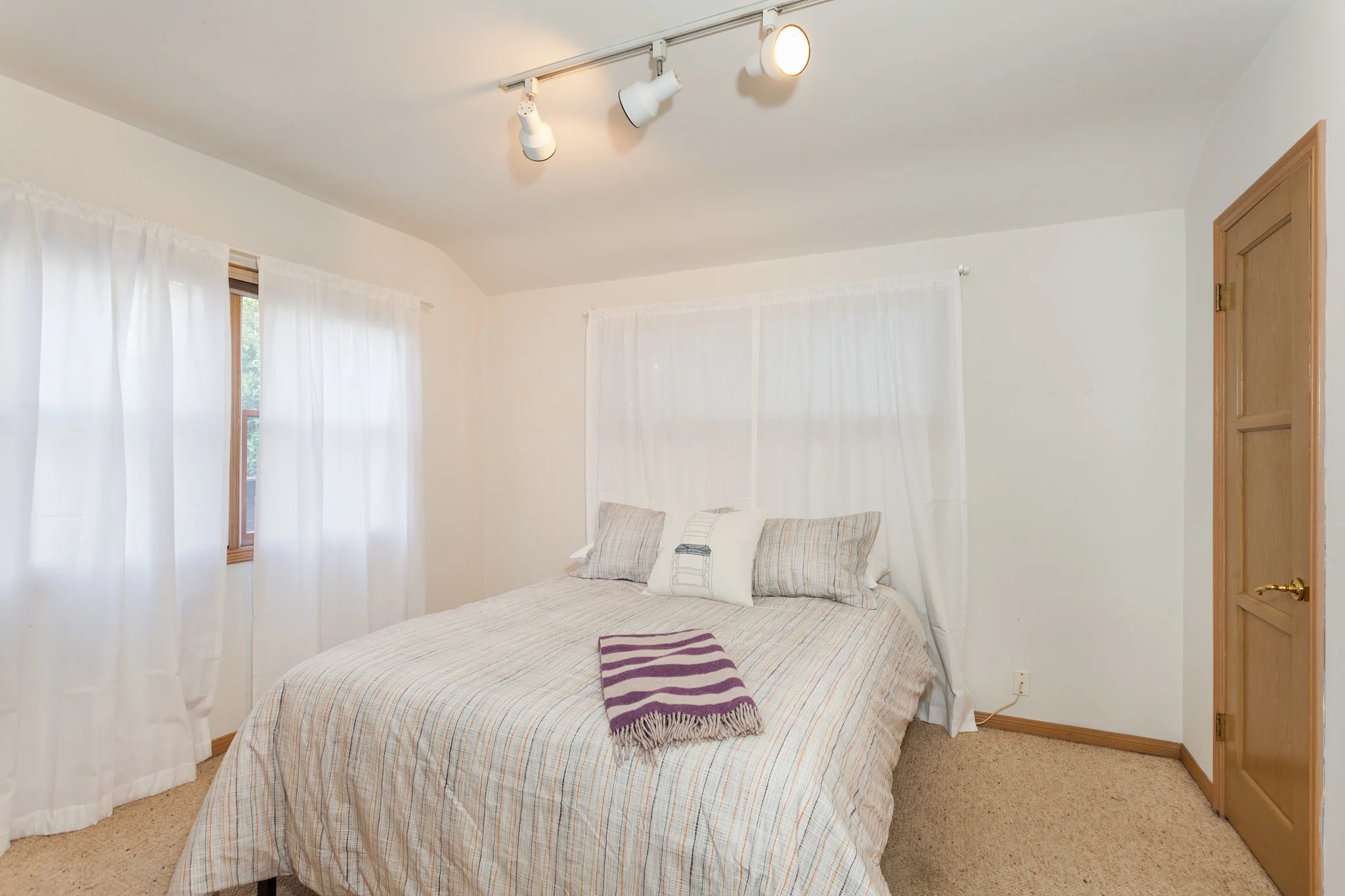 13155Magnolia-15.jpg