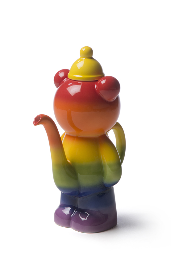 Pee Bear by Vipoo Srivilasa 