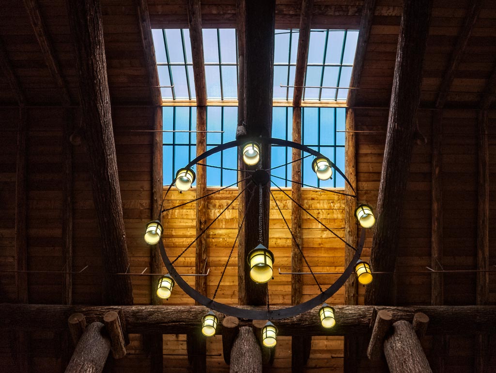 Glacier Park Lodge