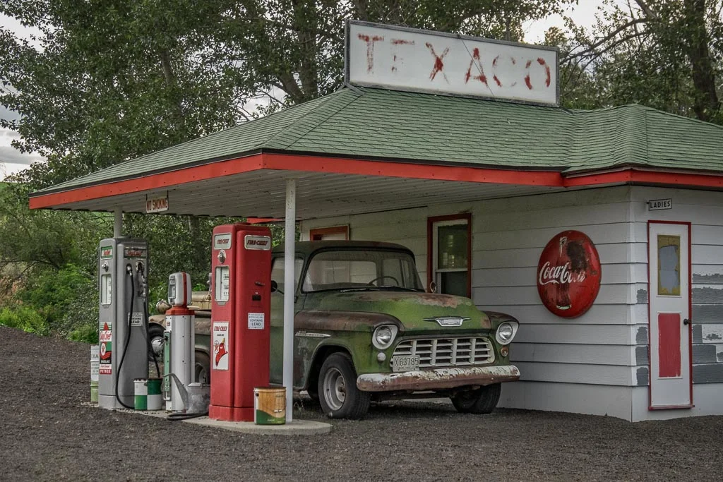 Old Time Gas Station Endicott, Washington — Lens EyeView Photography