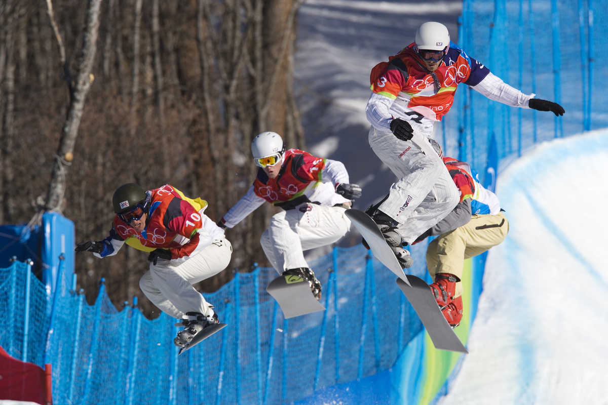 56165346MP089_OLY_Mens_Snowboarder_Cross.jpg