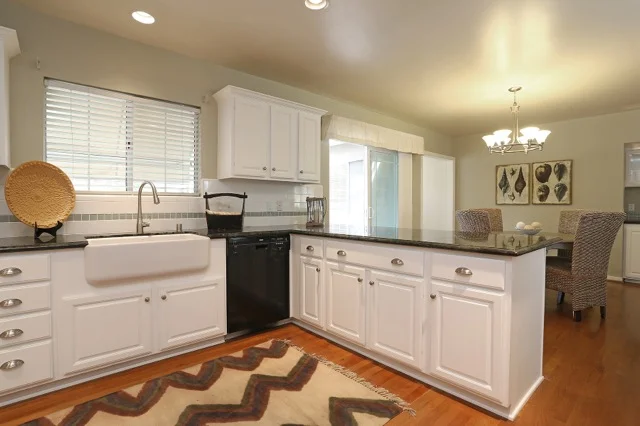 kitchen 3.jpg