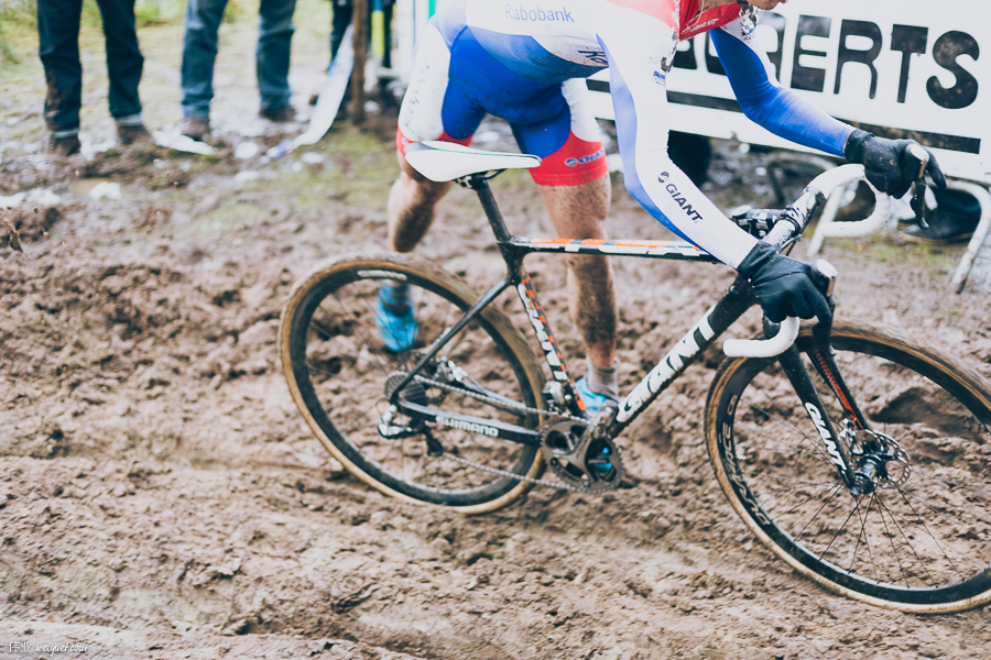 The dismount and mount is almost like an artform.