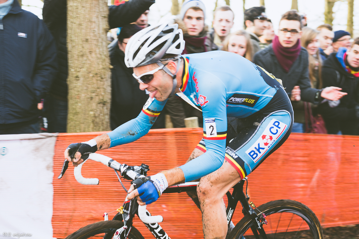 The distinctive tongue-out look of Niels Albert.