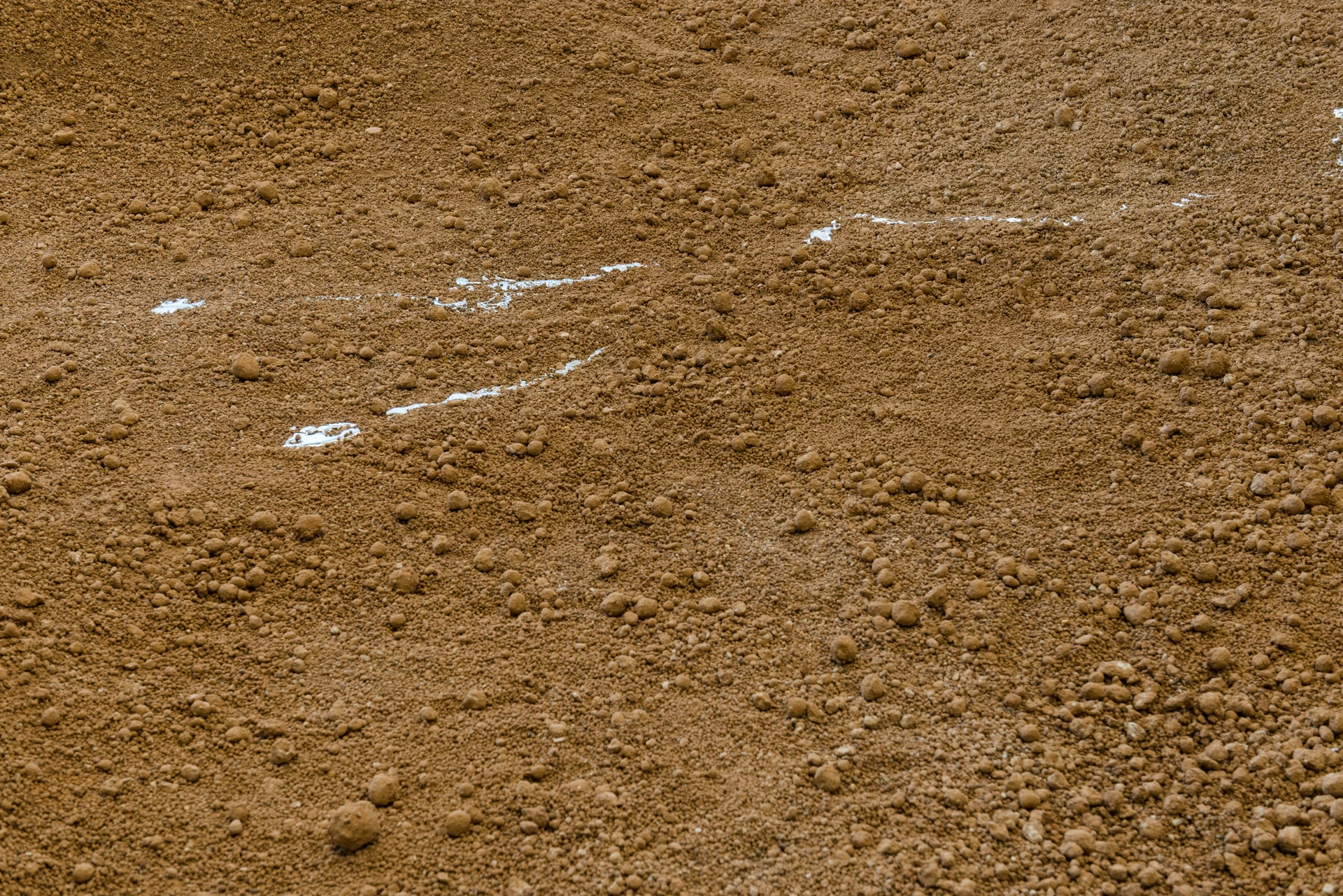 Through-the-mouth-of-the-mantle_sand-and-gallium-detail_01.jpg