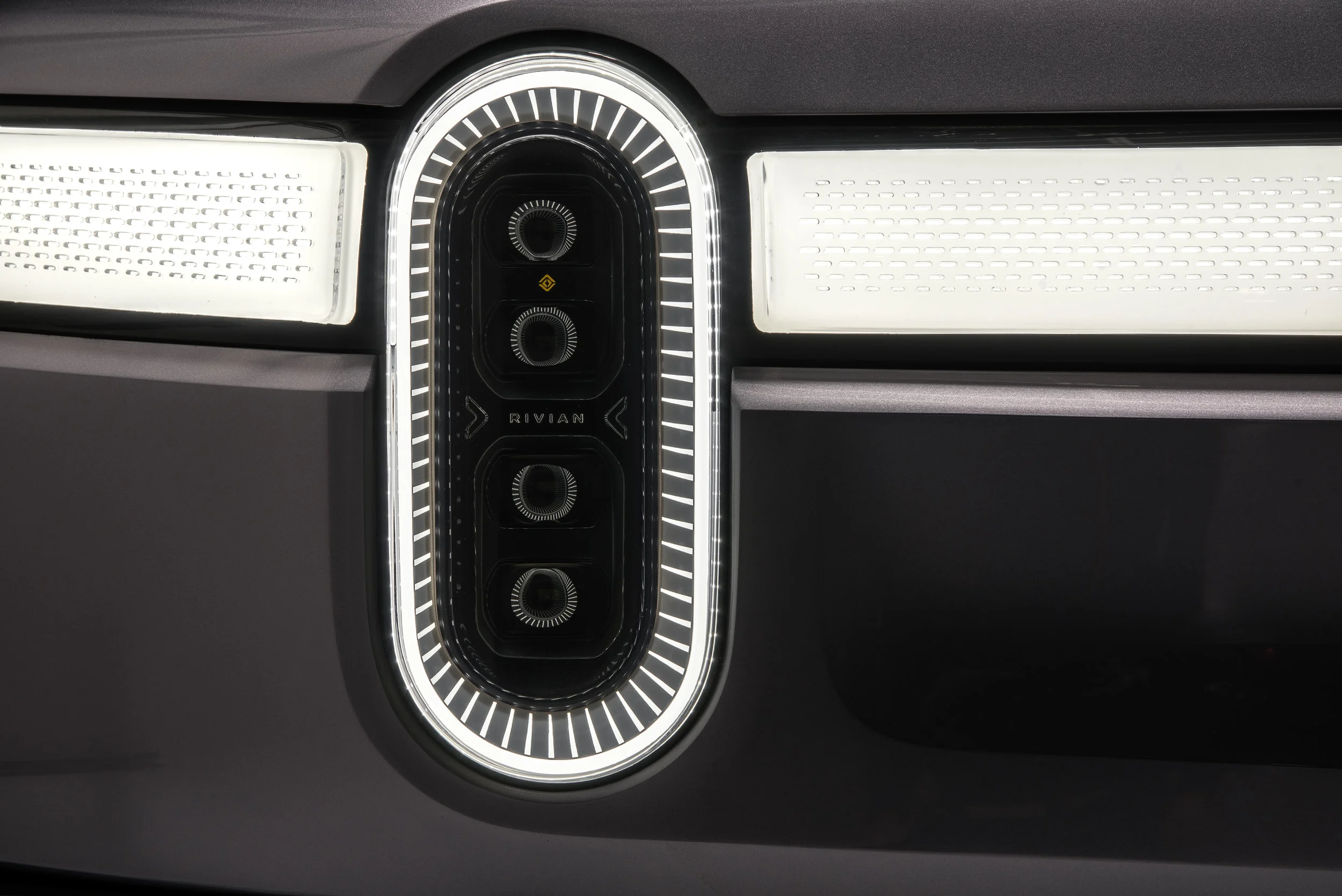 F.-Rivian_R1T_Headlight_Detail.jpg
