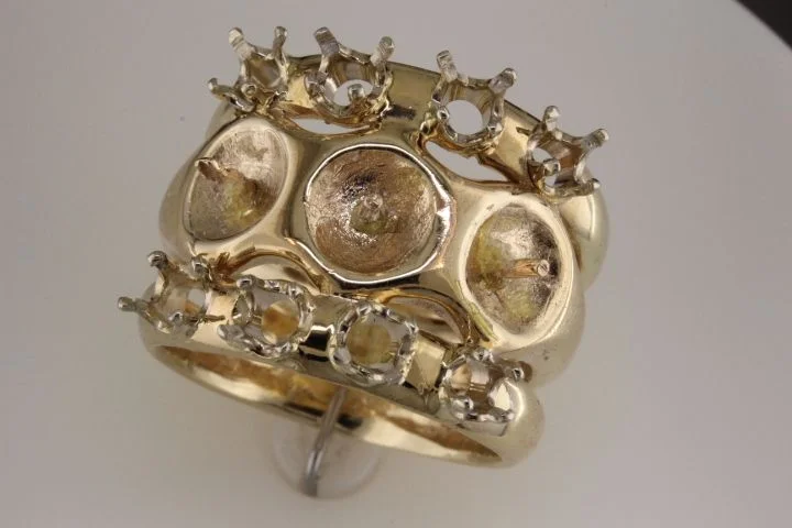 Original mounting without stones