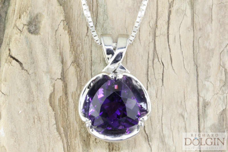 Anniversary pendant