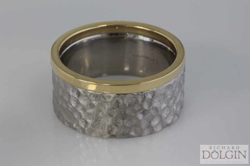 Gent's matching wedding band in palladium and 18k yellow gold