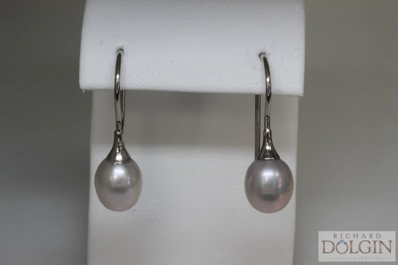 Pearl drop earrings