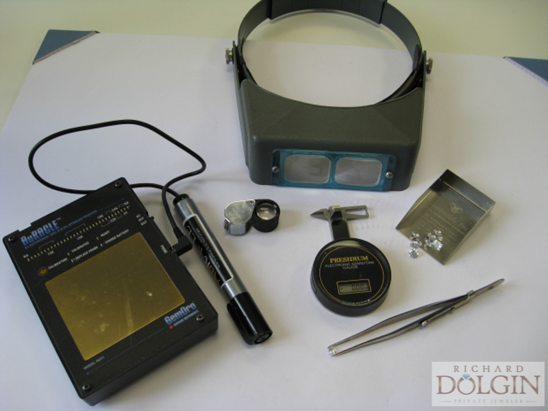 Diamond evaluation equipment
