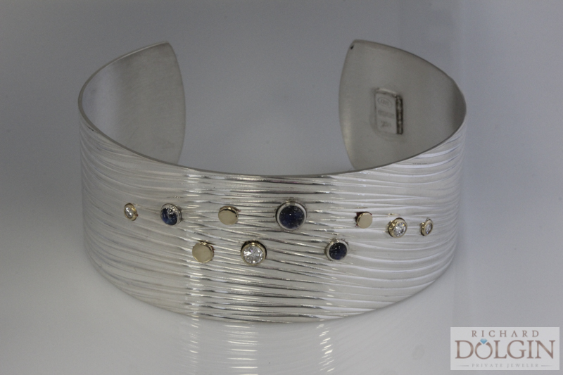 The Wave bracelet
