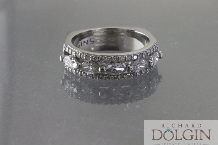 Center wedding ring