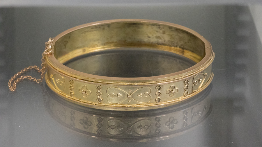 Antique gold bangle bracelet