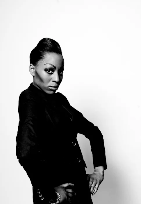 model, karensa louise, paris