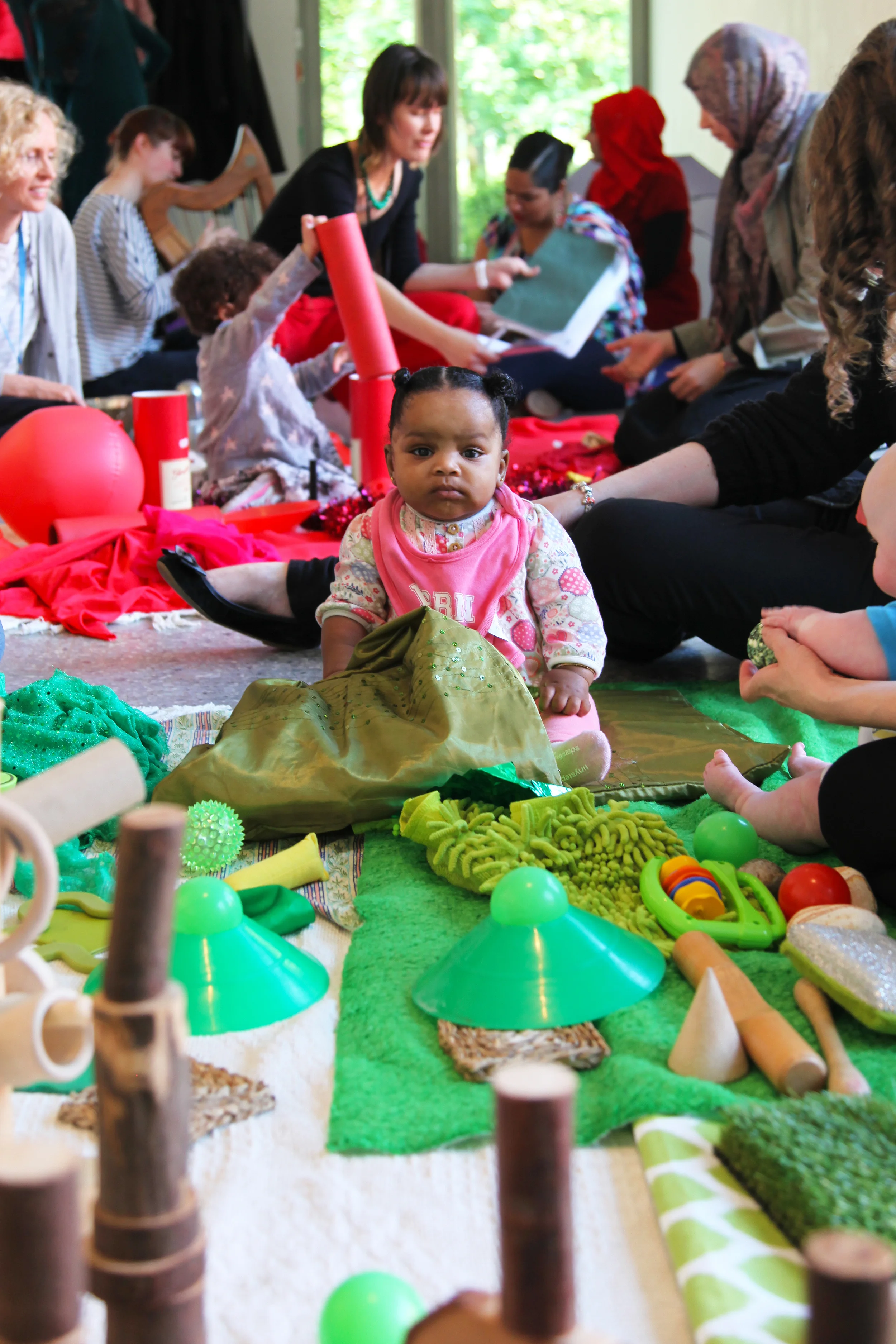 A moment of focus amidst a buzz of activity in the Atelier. Image courtesy of Karen Hewitt, 2015.