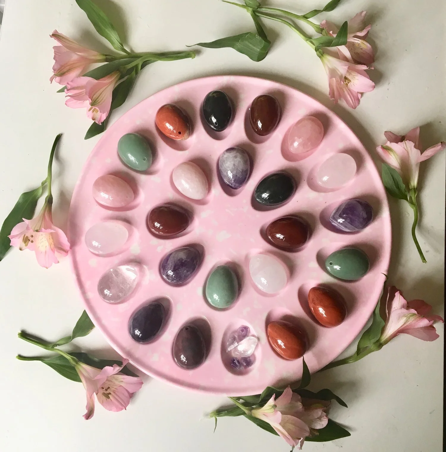 yoni egg circle.jpg