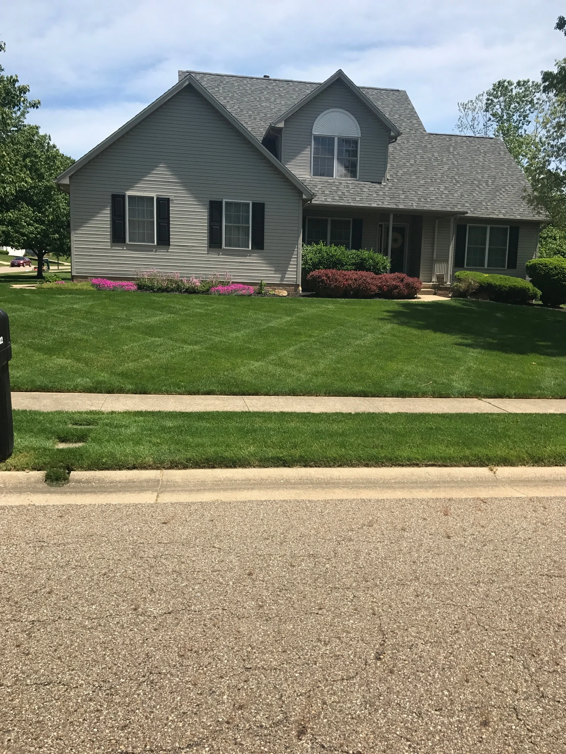 Lawn Mowing Green Ohio 330-671-7574 Top Turf Lawn care