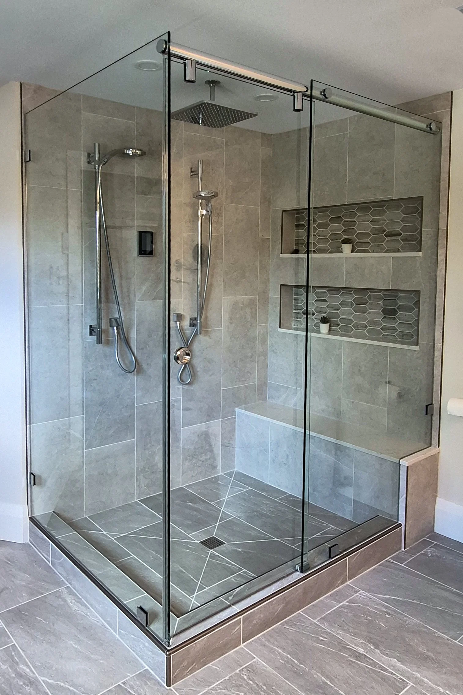 FramelessShower-2.jpg