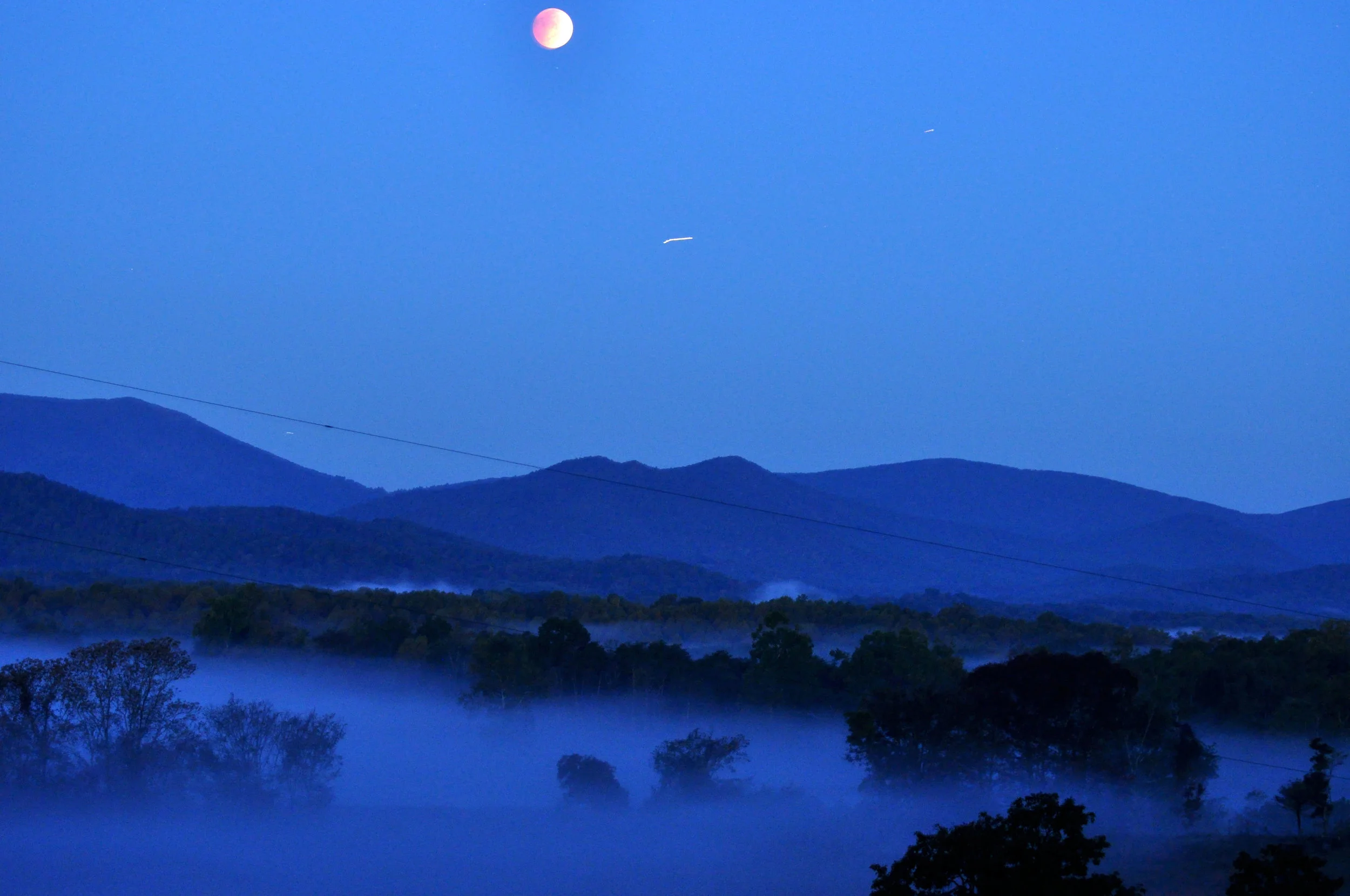 full moonset.jpg