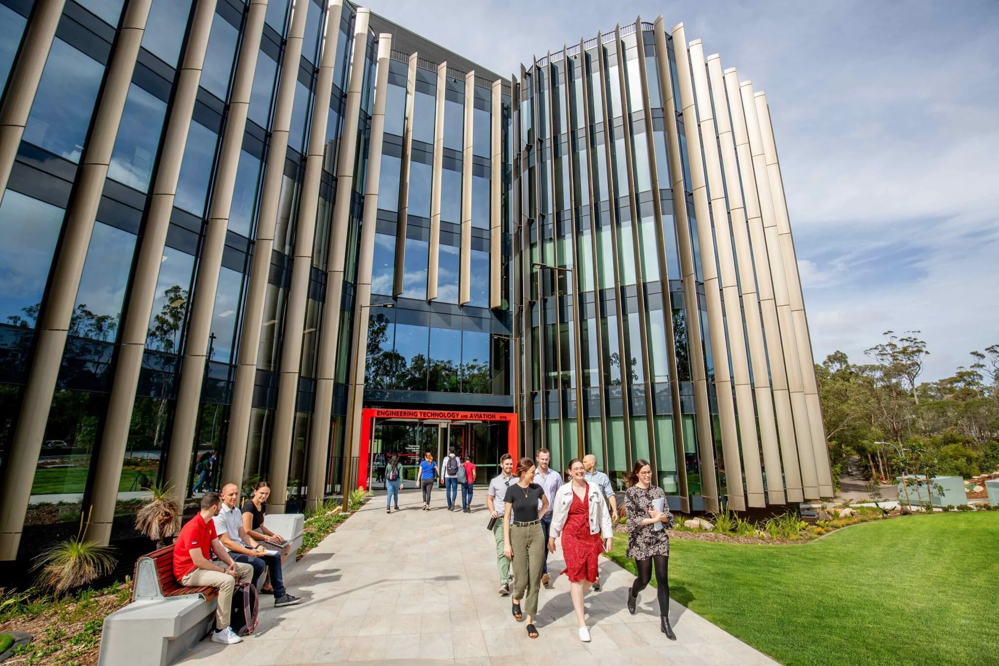 Griffith University Nathan Campus : Engineering, Technology &amp; Aviation Building