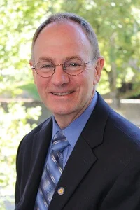 Lindsay-Dennis.jpg