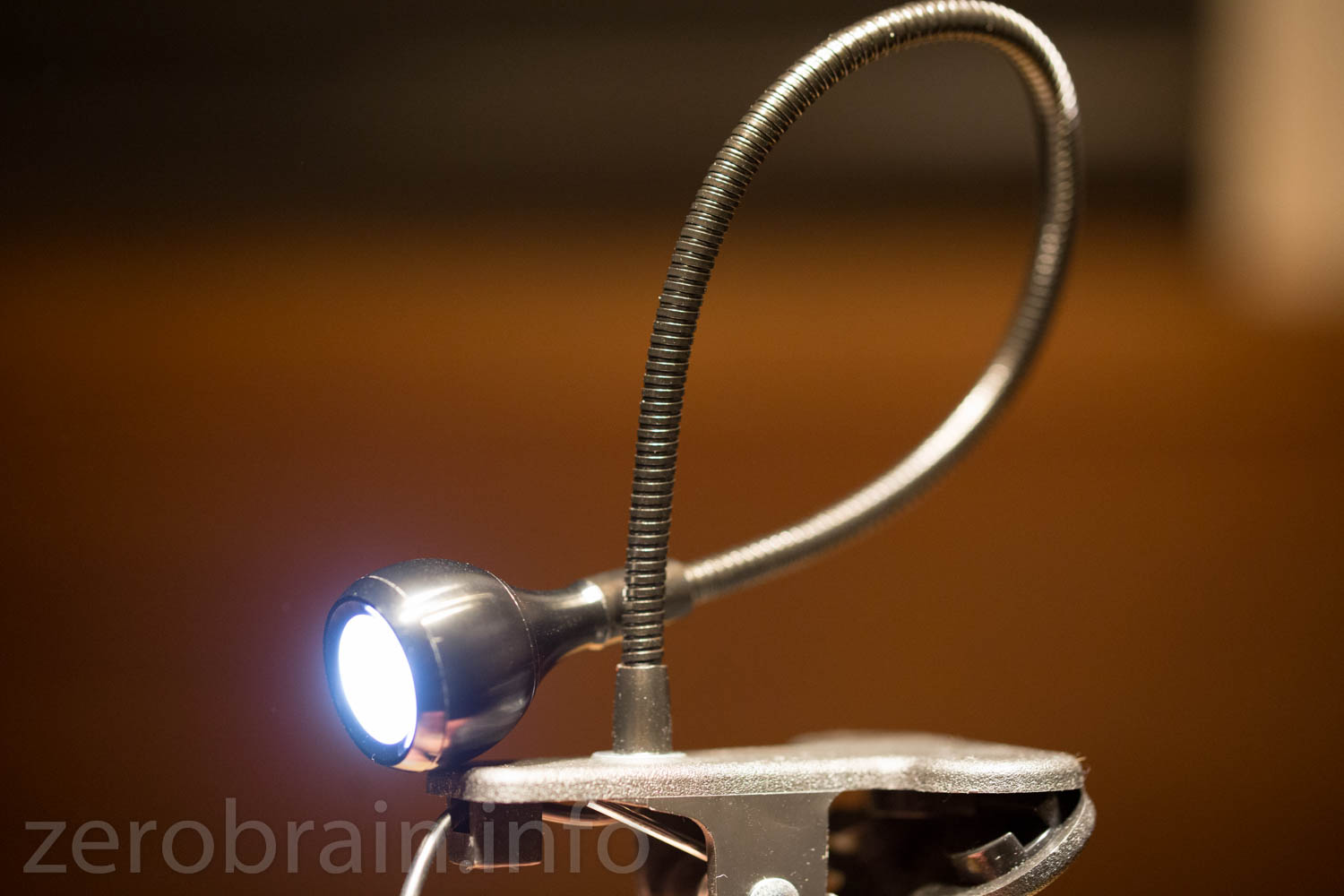 Test: Qumox LED Leuchte