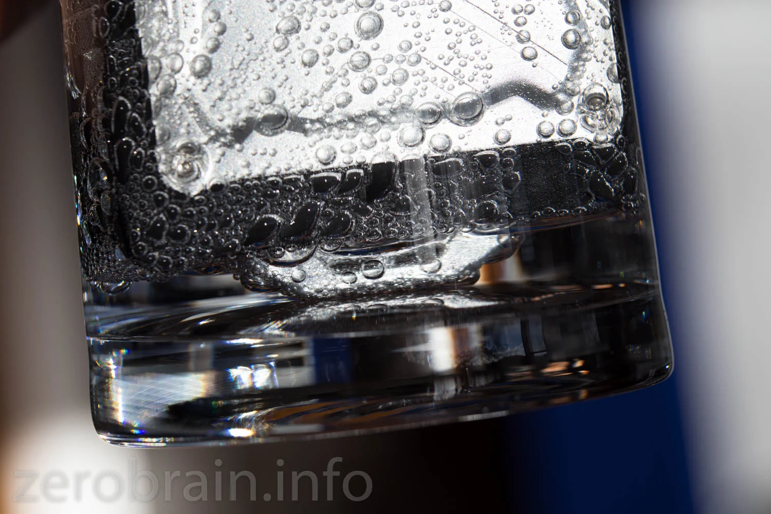 Aukey Powerbank extreme (wasserdicht, stossfest) 7500mAh &#x2F; Taschenlampe