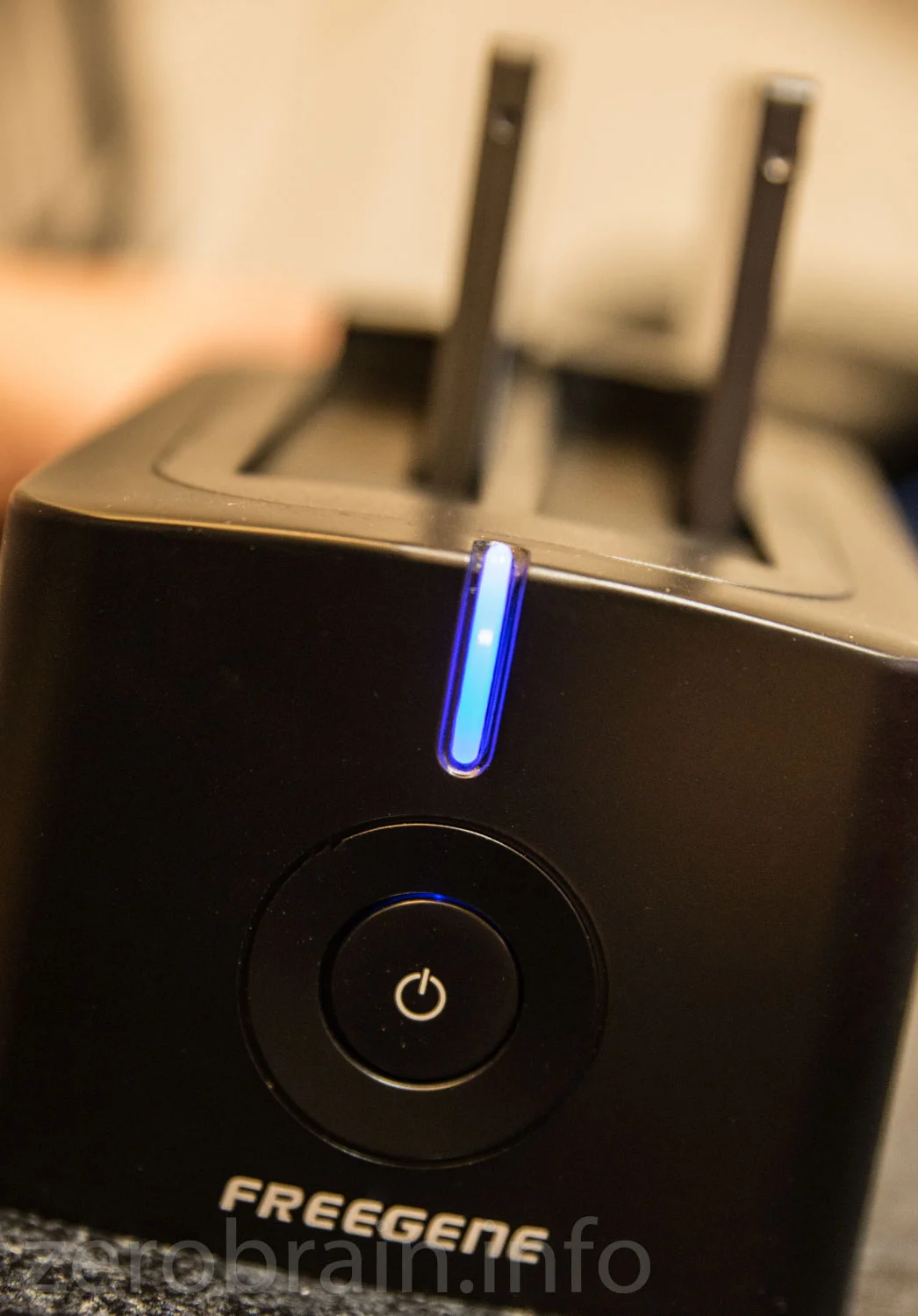 Das Doppelte Slotchen: Freegene USB 3 Doppel Sata HDD Docking Station