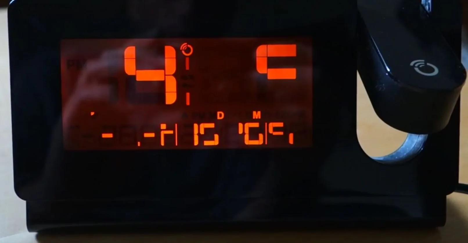 Reparatur Oregon Scientific Projektionsuhr Anzeige (LCD)