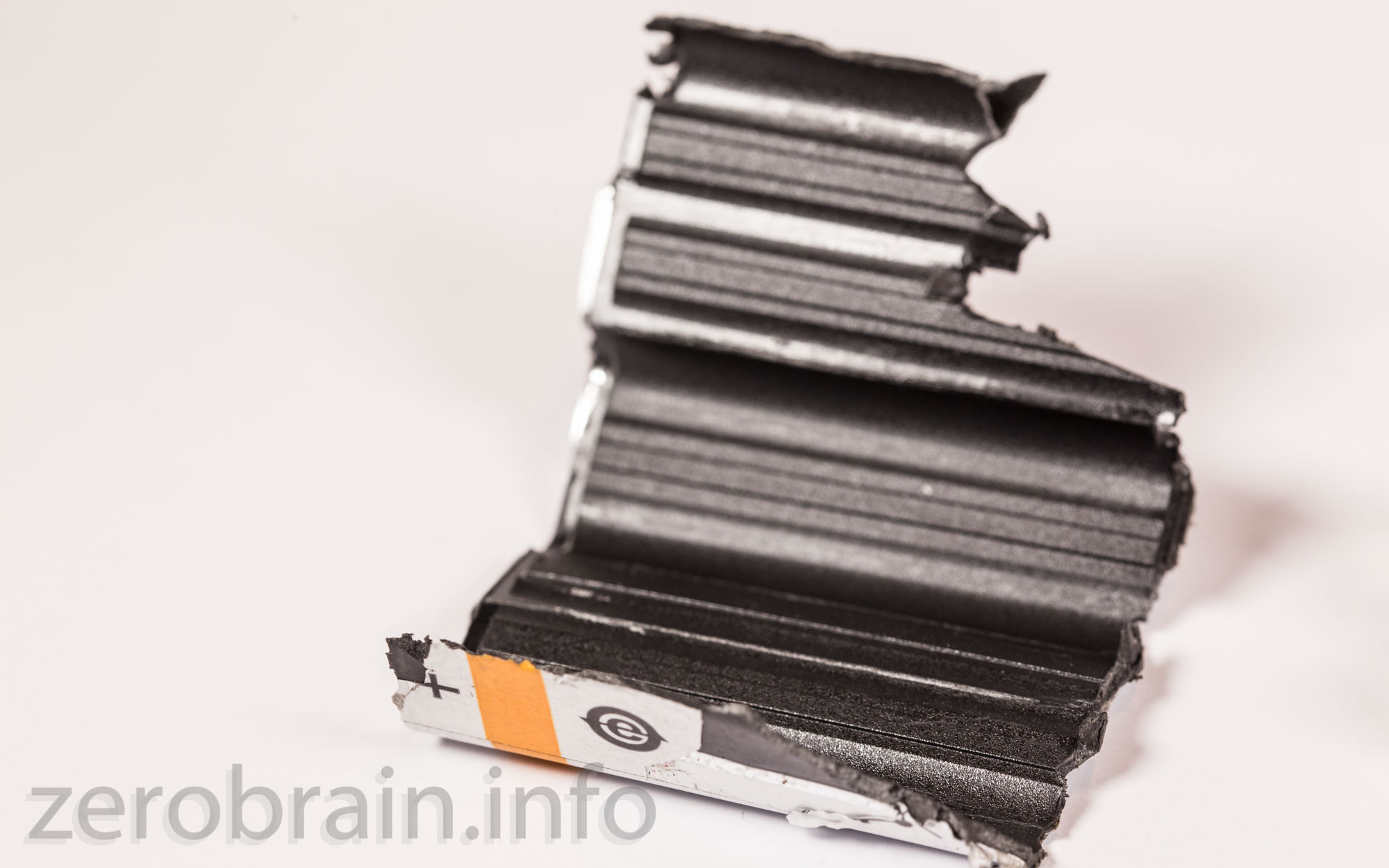 Amazon basics 9v Block von innen: Kunststoffhülle