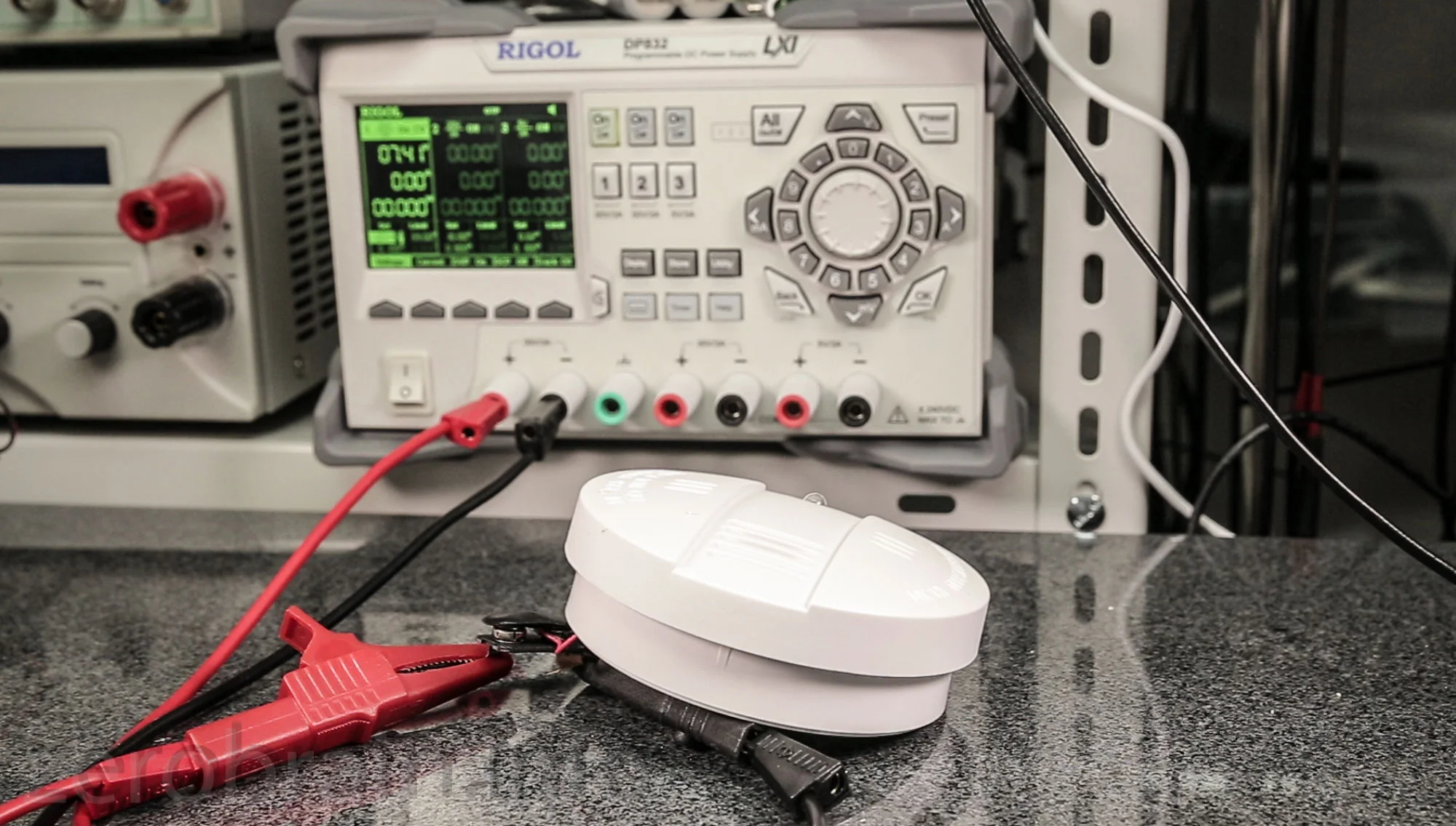 Stromverbrauch und Entlade-Schluss-Spannung von Rauchmeldern...