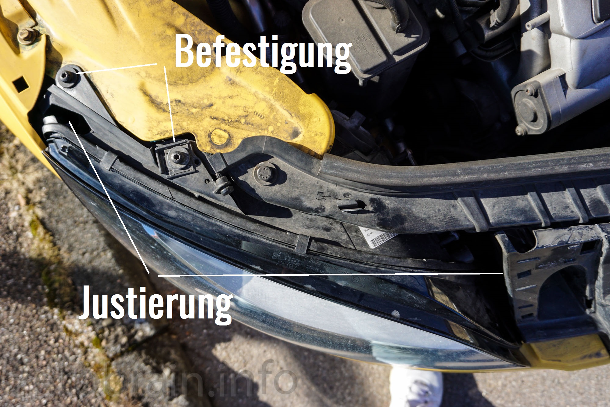 Audi TT 8J Position der relevanten Schrauben zum Scheinwerfer ausbauen (Parklicht wechseln)