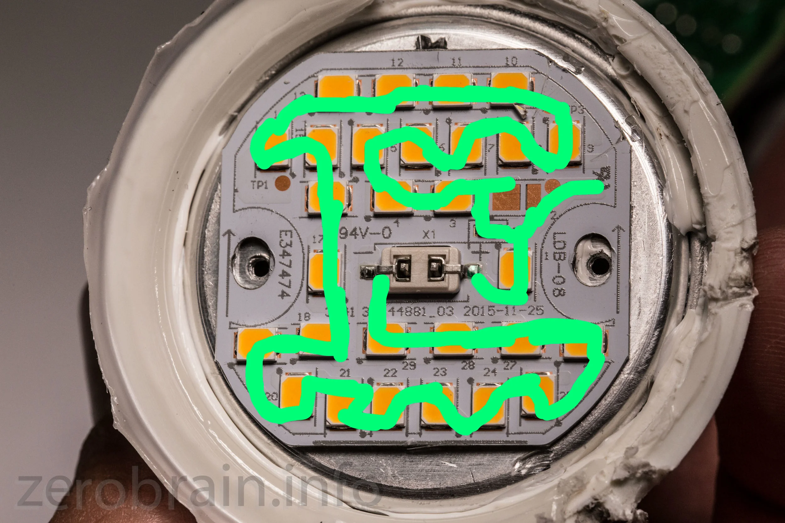 Auf der philips led wurden alle LEDs in Reihe geschaltet