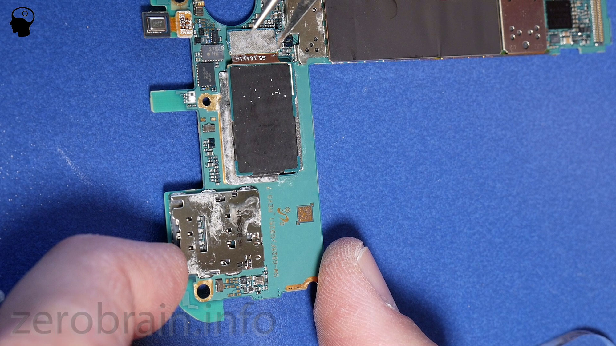 Samsung Galaxy S6 Edge mit Wasserschaden am Simkarten Slot