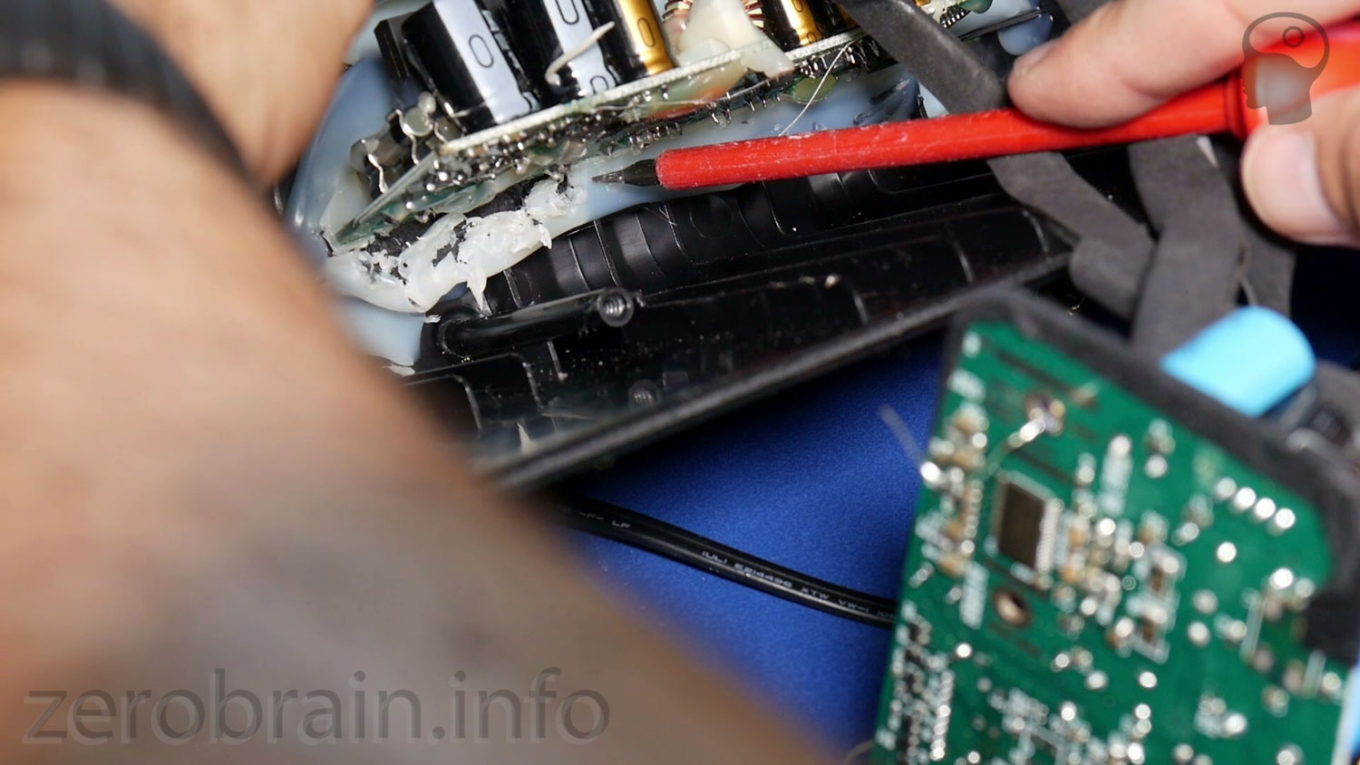 Creative T40: Ausbau der Netzteilplatine